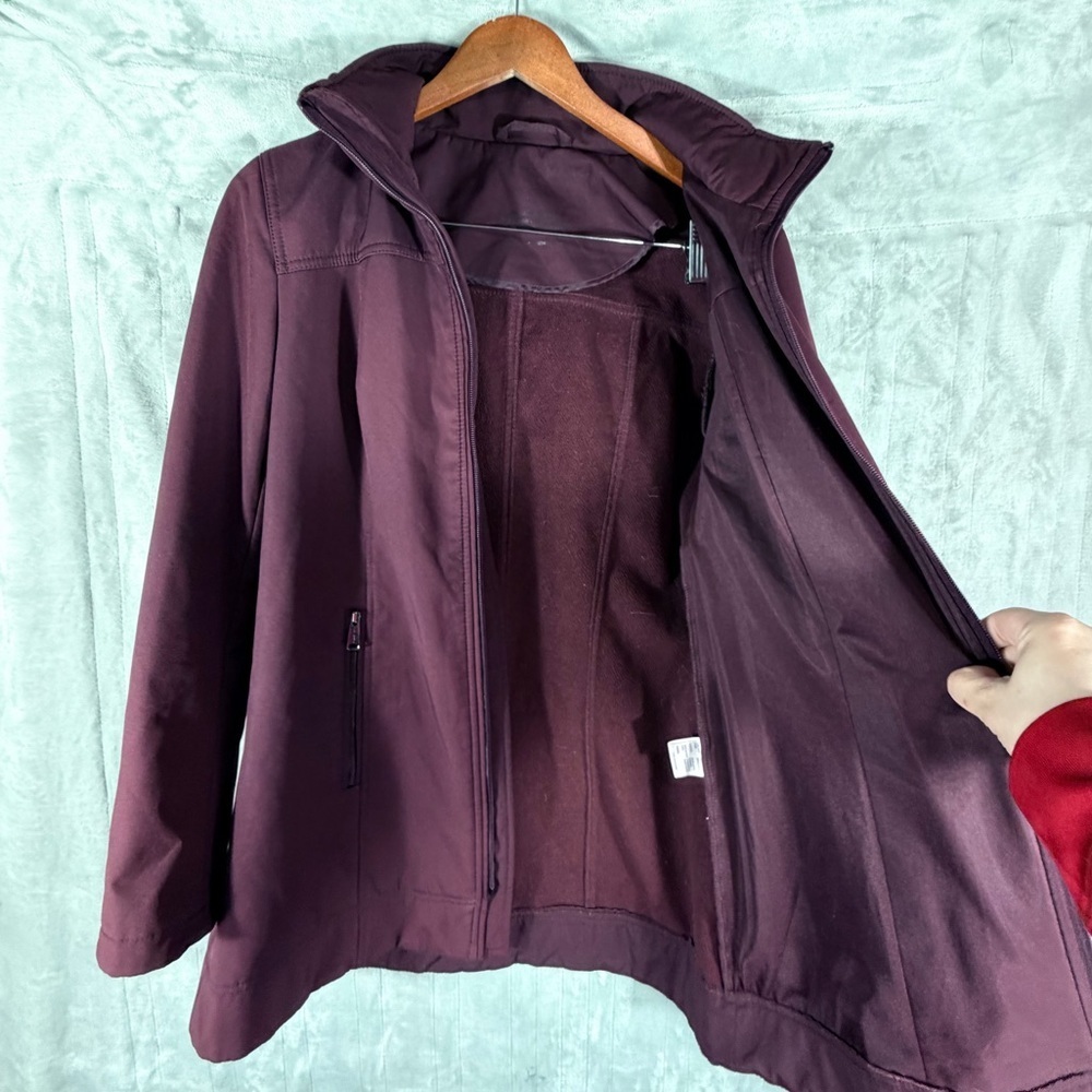 Andrew Marc Hooded Softshell Jacket Women’s Size S Burgundy Maroon Coat - Picture 3 of 10